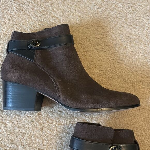 Coach Patricia Brown Suede Leather Booties Sz 10 - Picture 3 of 11